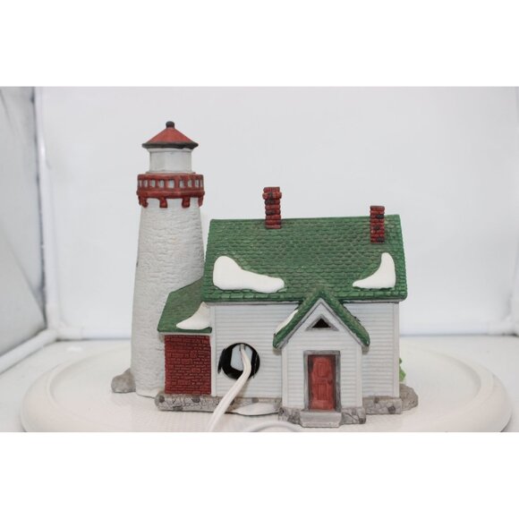 Dept 56 New England Village - Craggy Point Lighthouse - Picture 4 of 5
